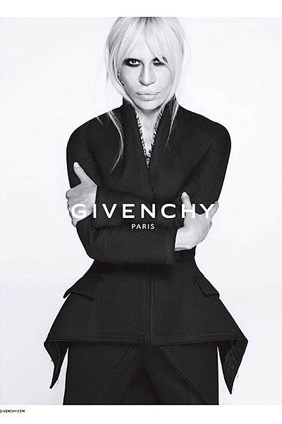 донателла версаче в рекламе givenchy|Донателла Версаче в рекламе Givenchy: первый взгляд.